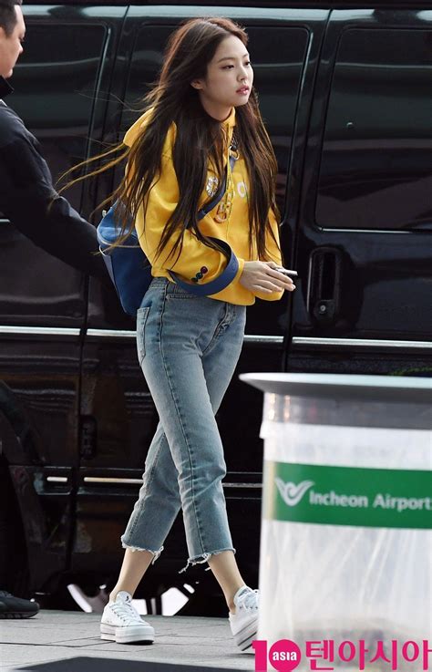 jennie kim casual outfits.